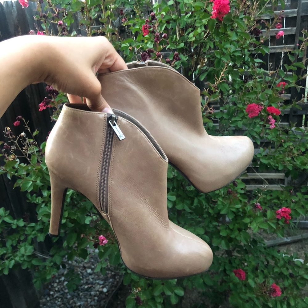 Jessica Simpson Nude Ankle Booties